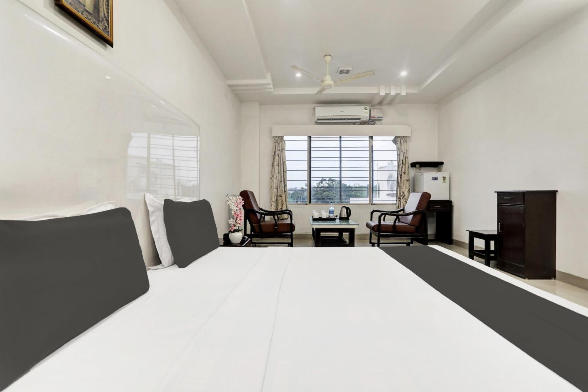 Townhouse Eluru Ξενοδοχείο Εξωτερικό φωτογραφία