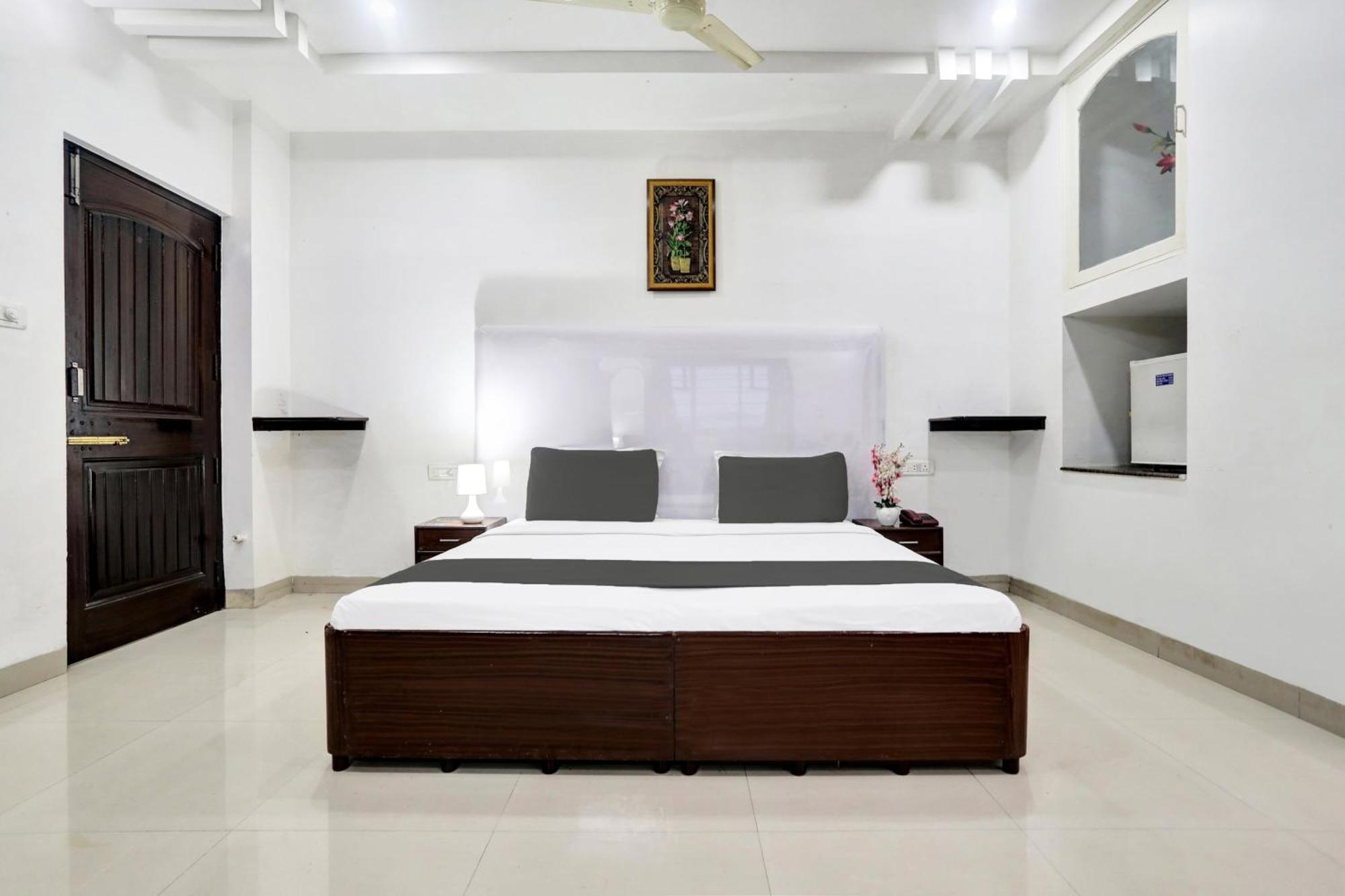 Townhouse Eluru Ξενοδοχείο Εξωτερικό φωτογραφία