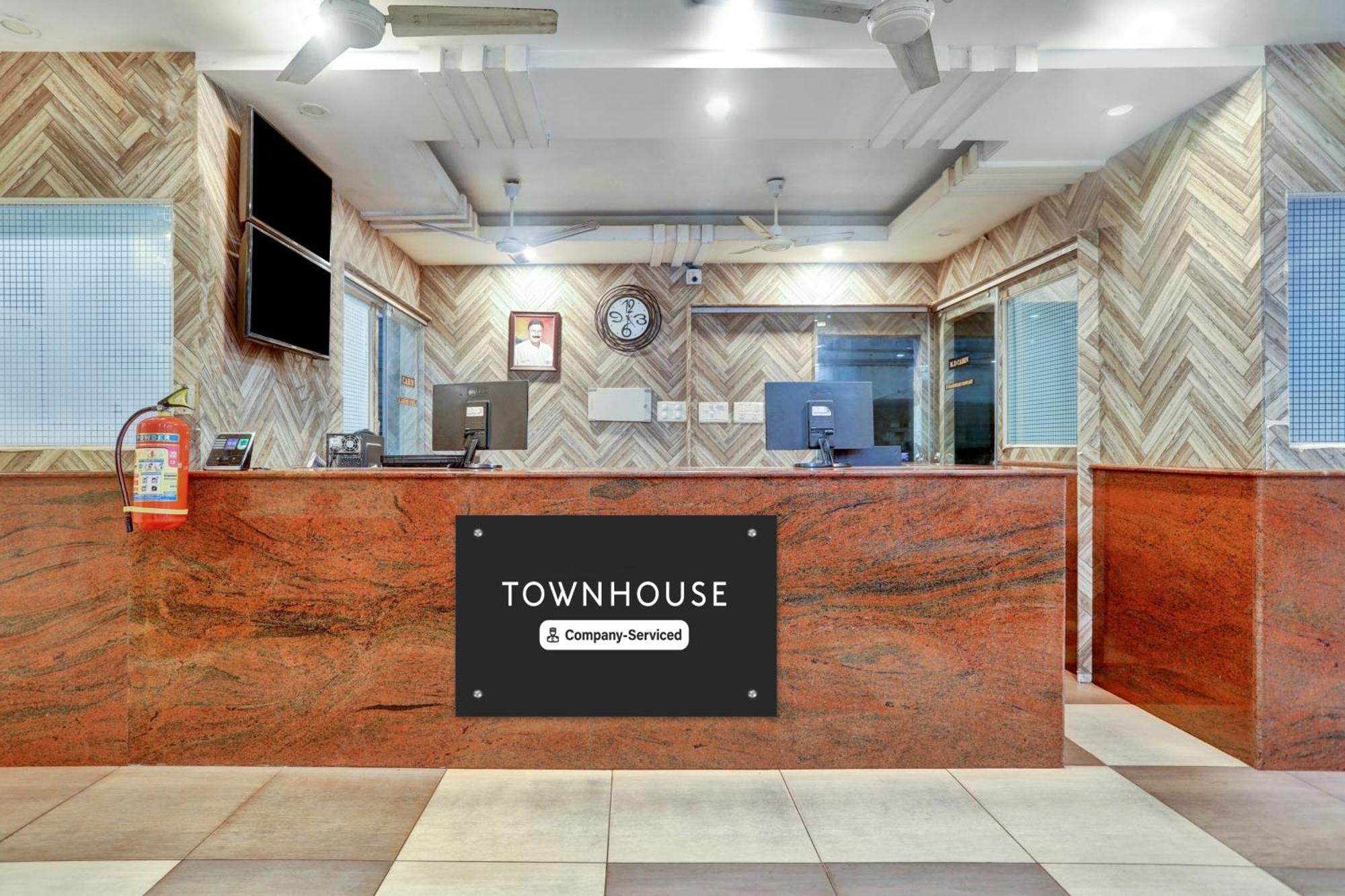Townhouse Eluru Ξενοδοχείο Εξωτερικό φωτογραφία